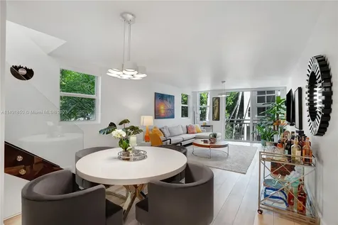 325 Meridian Avenue Miami Beach FL 33139
