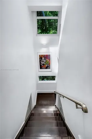 325 Meridian Avenue Miami Beach FL 33139