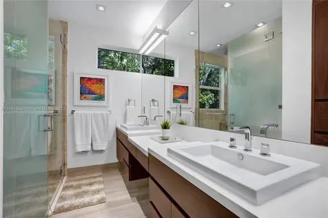 325 Meridian Avenue Miami Beach FL 33139