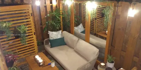 325 Meridian Avenue Miami Beach FL 33139
