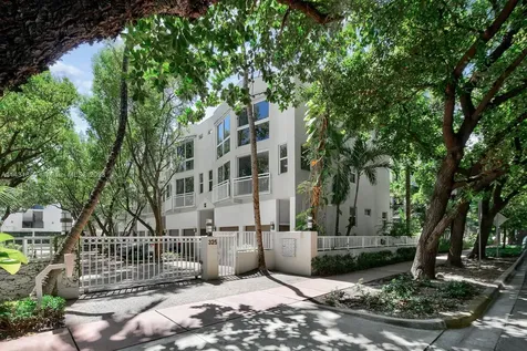 325 Meridian Avenue Miami Beach FL 33139
