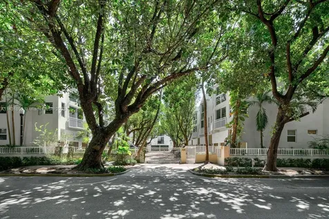 325 Meridian Avenue Miami Beach FL 33139