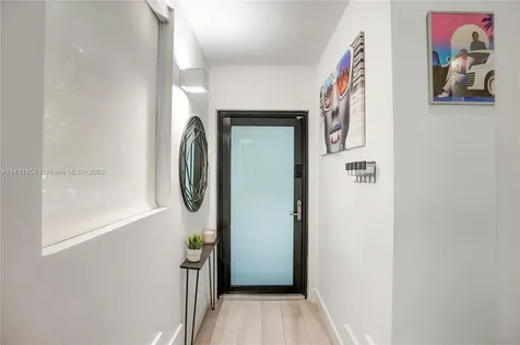 325 Meridian Avenue Miami Beach FL 33139