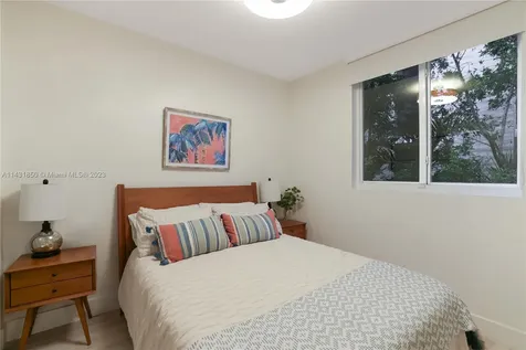 325 Meridian Avenue Miami Beach FL 33139