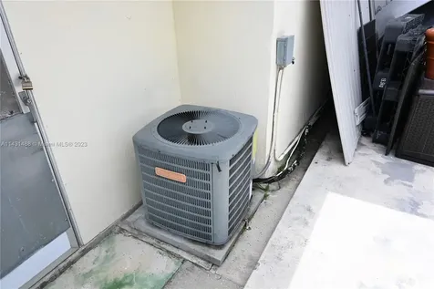 2811 SW 65th Avenue Miami FL 33155