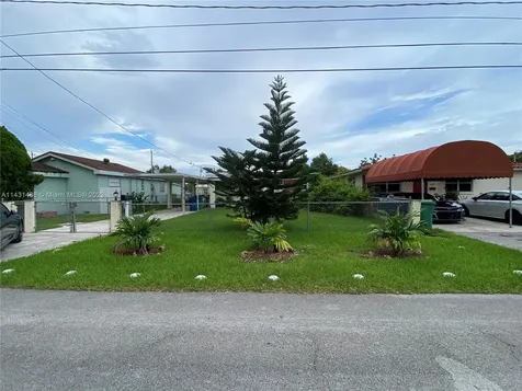 2811 SW 65th Avenue Miami FL 33155