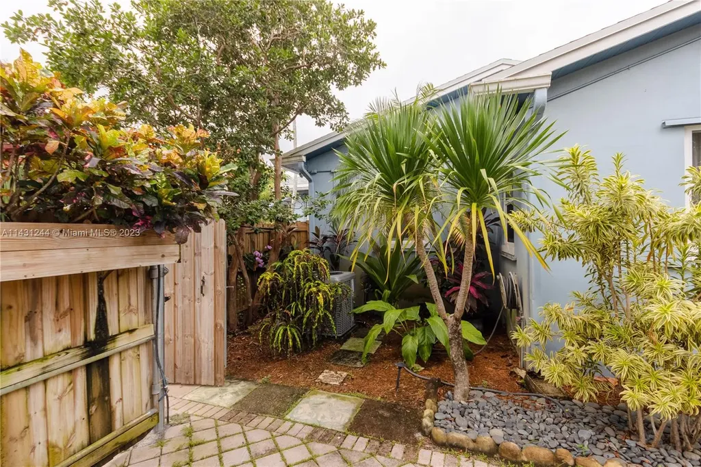 2533 Fillmore Street Hollywood FL 33020