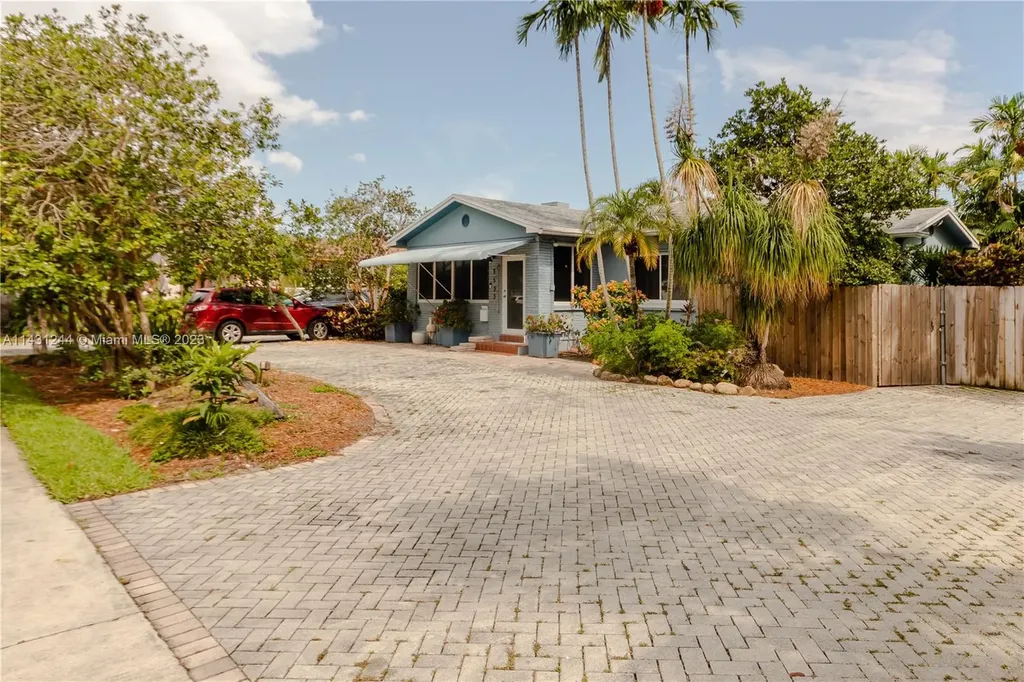 2533 Fillmore Street Hollywood FL 33020