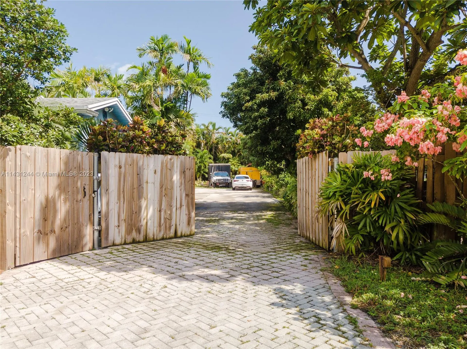 2533 Fillmore Street Hollywood FL 33020