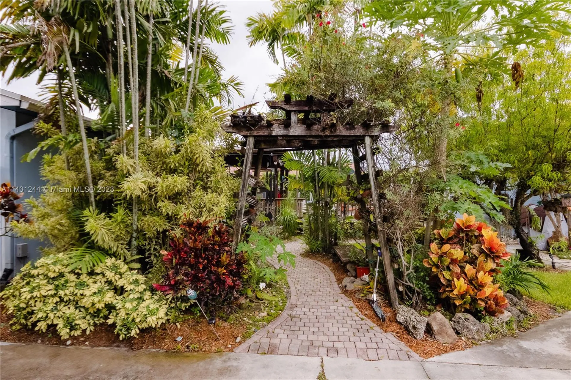 2533 Fillmore Street Hollywood FL 33020