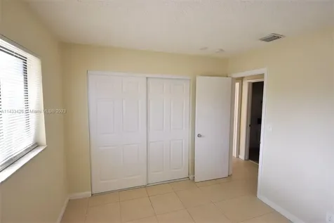 3401 NW 38th Terrace Lauderdale Lakes FL 33309