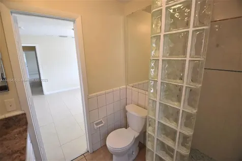 3401 NW 38th Terrace Lauderdale Lakes FL 33309