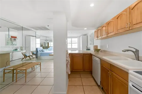 100 Lincoln Road Miami Beach FL 33139