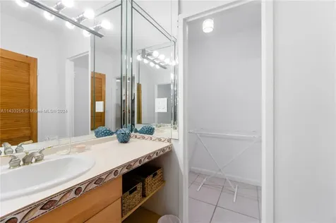 100 Lincoln Road Miami Beach FL 33139