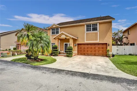 7825 NW 192nd Street Hialeah FL 33015