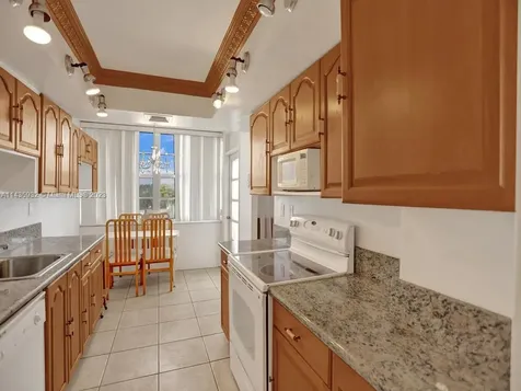 18051 Biscayne Boulevard Aventura FL 33160