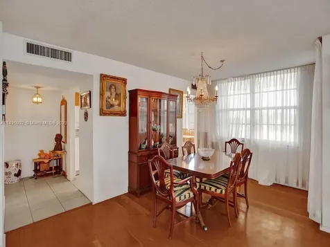 18051 Biscayne Boulevard Aventura FL 33160