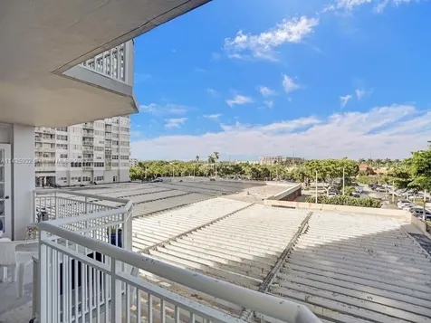 18051 Biscayne Boulevard Aventura FL 33160