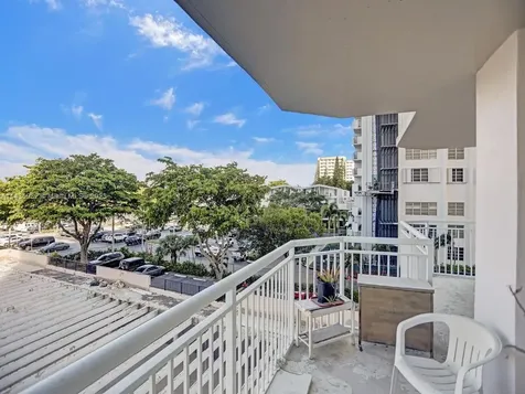 18051 Biscayne Boulevard Aventura FL 33160