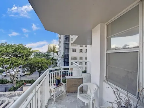 18051 Biscayne Boulevard Aventura FL 33160