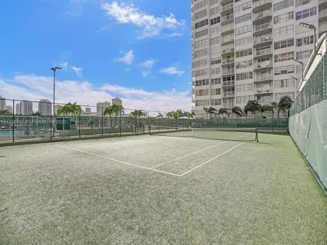 18051 Biscayne Boulevard Aventura FL 33160