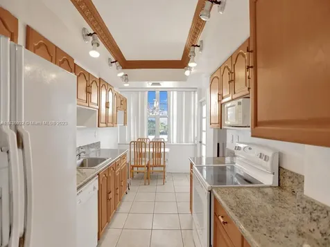 18051 Biscayne Boulevard Aventura FL 33160