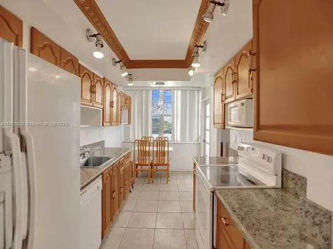 18051 Biscayne Boulevard Aventura FL 33160