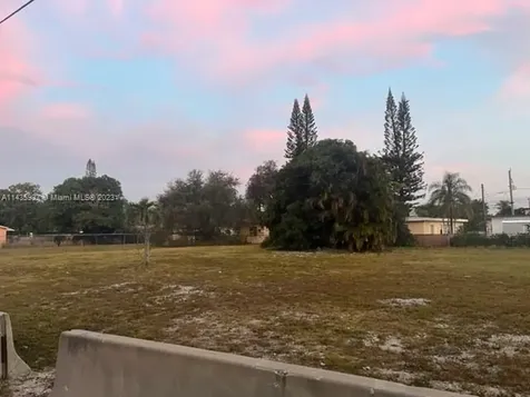 221-229 SE 10 Street Hallandale Beach FL 33009