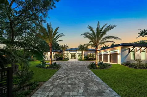 10860 SW 67th Court Pinecrest FL 33156