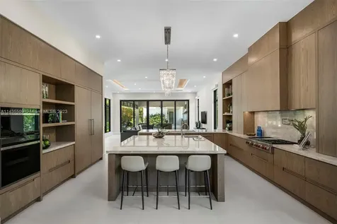 10860 SW 67th Court Pinecrest FL 33156