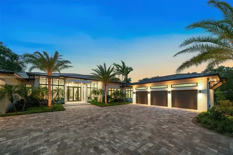 10860 SW 67th Court Pinecrest FL 33156
