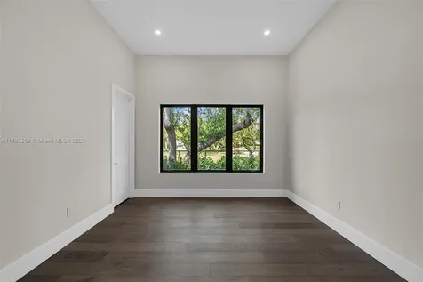 10860 SW 67th Court Pinecrest FL 33156
