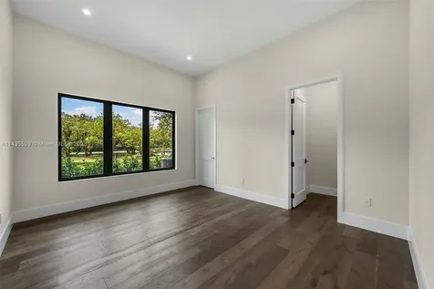 10860 SW 67th Court Pinecrest FL 33156