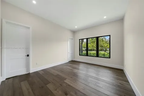 10860 SW 67th Court Pinecrest FL 33156