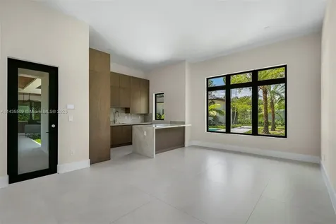10860 SW 67th Court Pinecrest FL 33156
