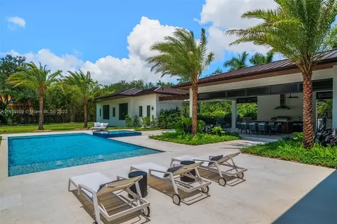 10860 SW 67th Court Pinecrest FL 33156