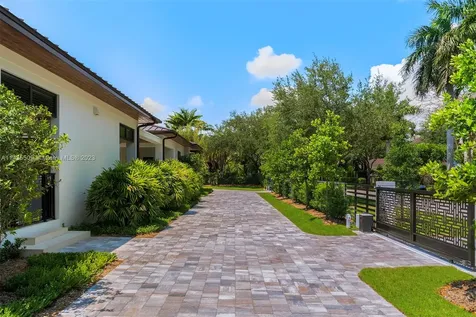 10860 SW 67th Court Pinecrest FL 33156