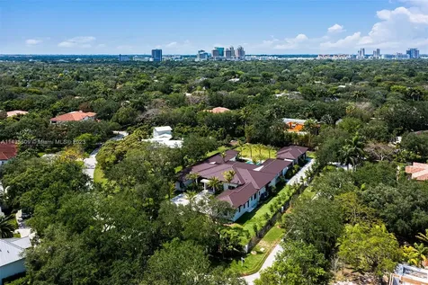 10860 SW 67th Court Pinecrest FL 33156
