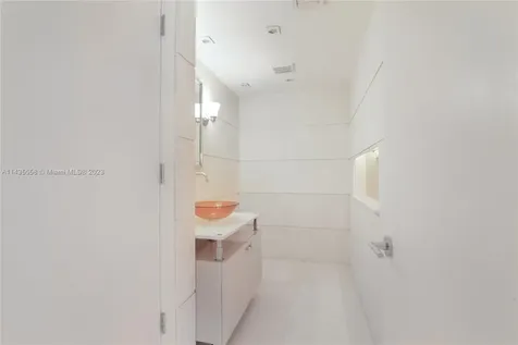 19111 Collins Avenue Sunny Isles Beach FL 33160