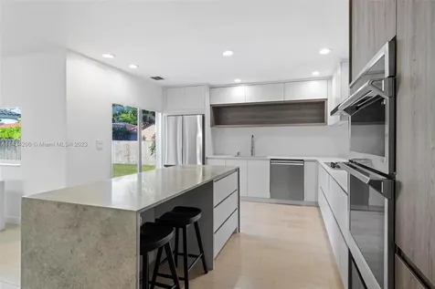 21200 NE 19th Avenue Miami FL 33179