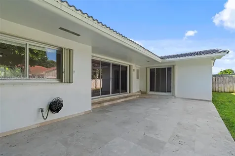 21200 NE 19th Avenue Miami FL 33179