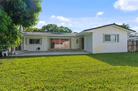 21200 NE 19th Avenue Miami FL 33179