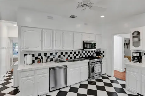 924 Belle Meade Island Drive Miami FL 33138