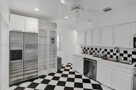 924 Belle Meade Island Drive Miami FL 33138