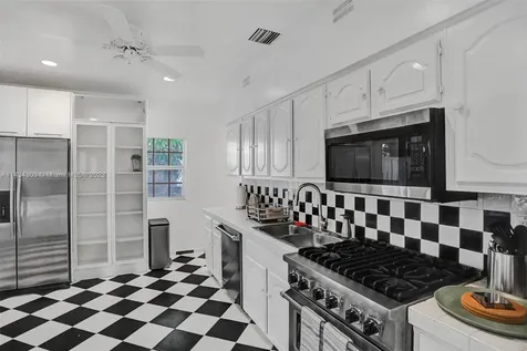 924 Belle Meade Island Drive Miami FL 33138