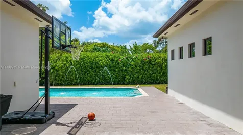 6610 SW 93rd Avenue Miami FL 33173