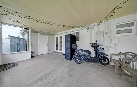 3360 E 10th Avenue Hialeah FL 33013