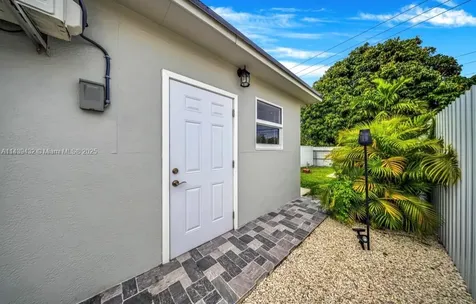 3360 E 10th Avenue Hialeah FL 33013