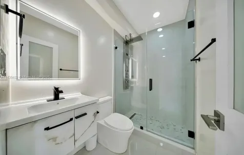 3360 E 10th Avenue Hialeah FL 33013