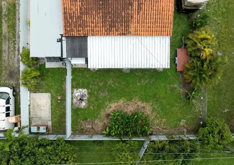 3360 E 10th Avenue Hialeah FL 33013